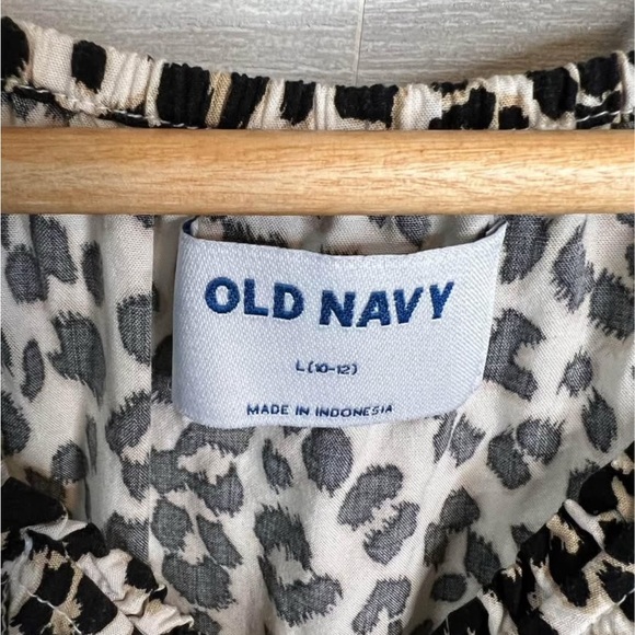 Old Navy Set - Picture 4 of 7